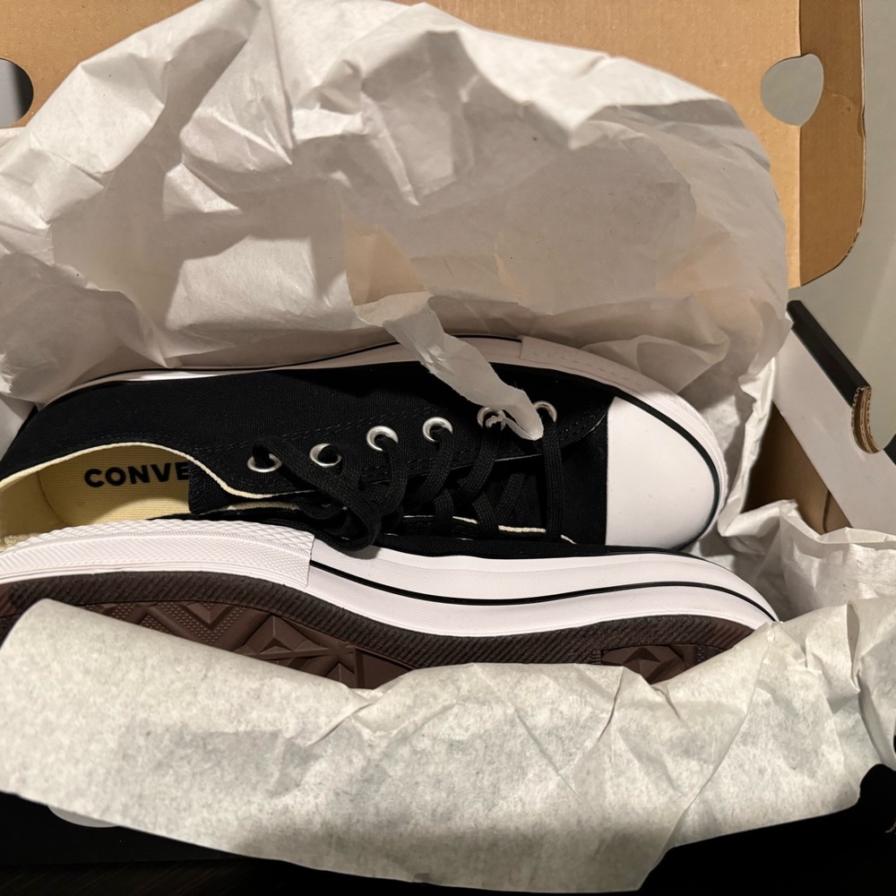 Women converse all star lift platform shoes size 9.5 new in box